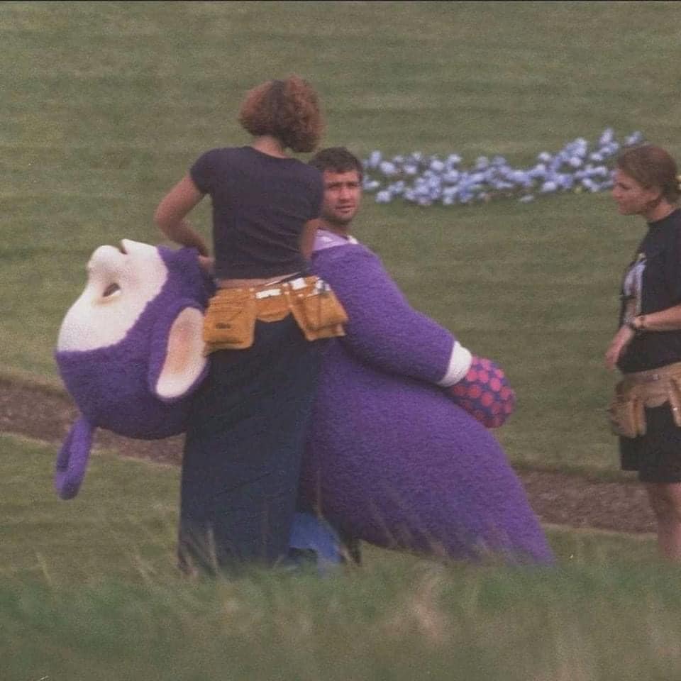 Potret Kocak Dibalik Susahnya Pembuatan Serial Teletubbies ini Bikin Kangen Masa Kecil 